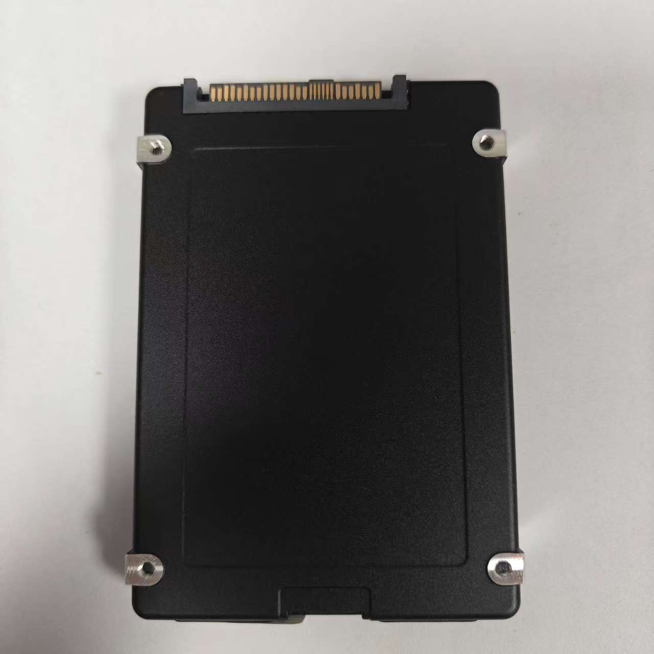 盒装IBM 01GV182 7XB7A00069：企业级硬盘新宠，性能与稳定兼得的神器！