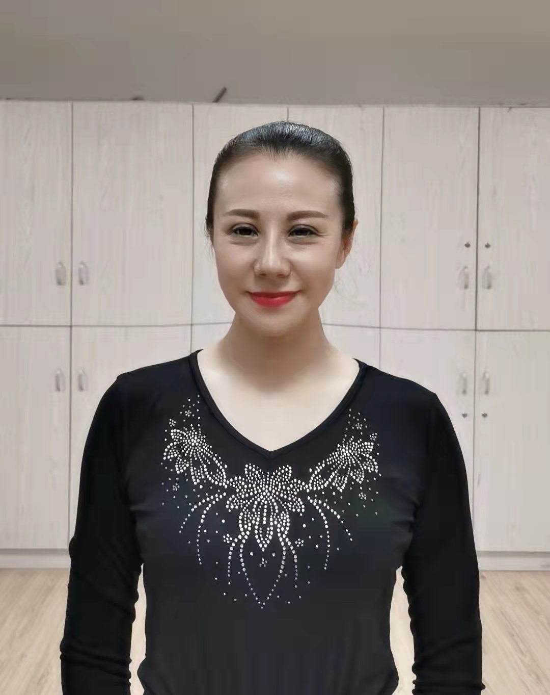 新款古典舞蹈服：古典韵味与现代时尚的完美碰撞
