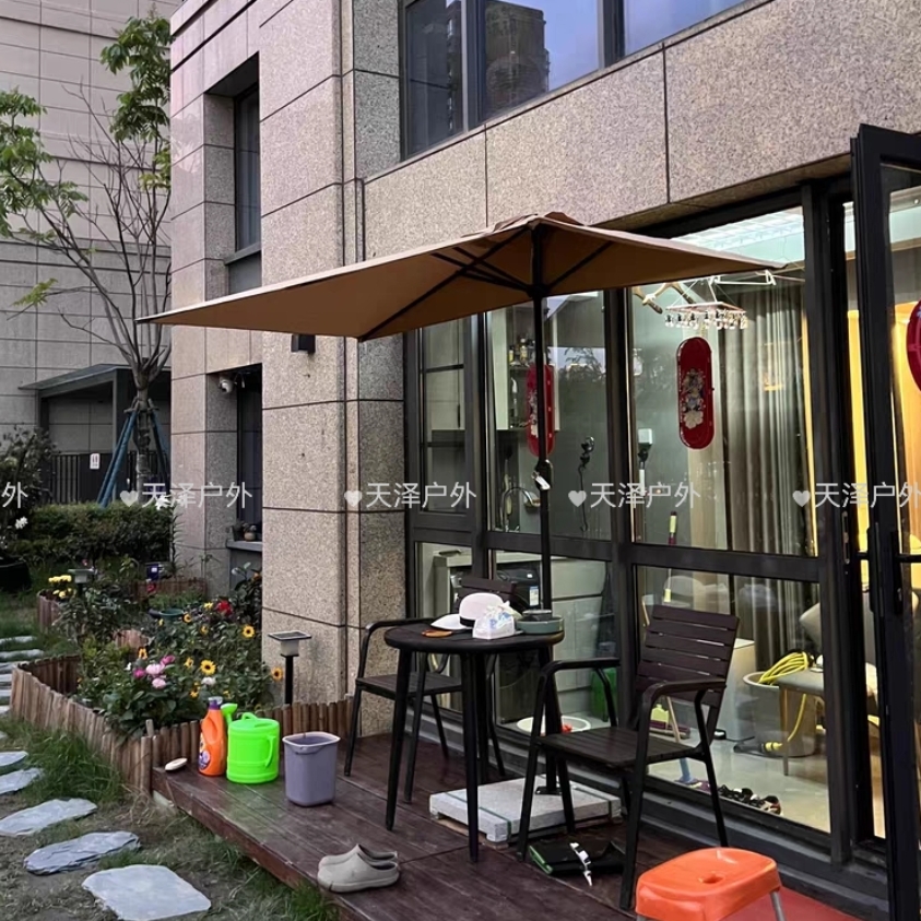 户外靠墙半边伞：阳台遮阳新宠，庭院小伞升级指南！