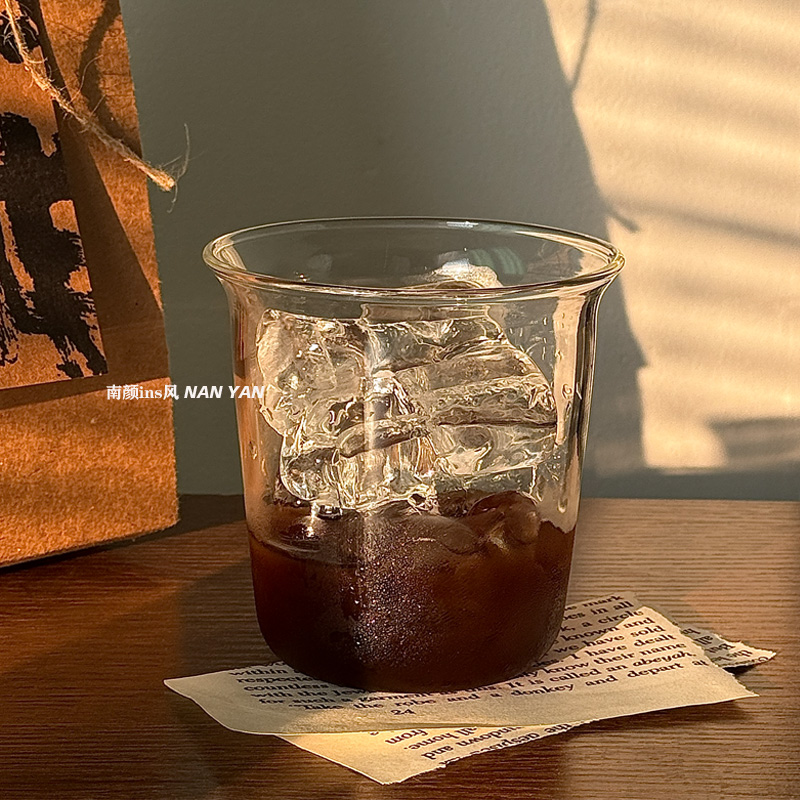 咖啡馆必备神器：高硼硅耐热玻璃咖啡杯，简约扩口设计，完美呈现冰美式拿铁的魅力！☕️