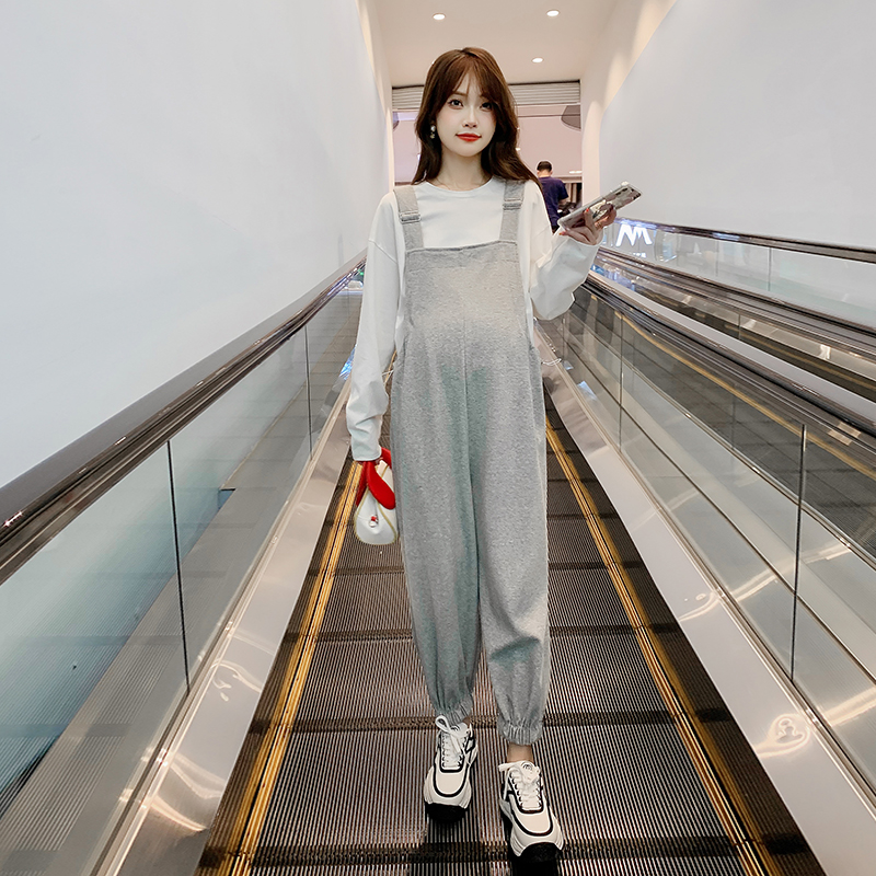 孕妇背带裤套装：秋冬时尚新宠，温暖又不失优雅的孕期好帮手✨