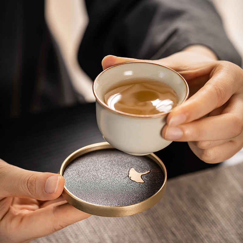 黑檀实木茶垫+纯铜茶杯托：打造极致茶道体验，让每一场茶会都成为艺术品