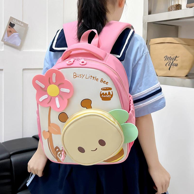 幼儿园书包女男孩入学可爱宝宝新款潮轻包儿童外出卡通女童小背包：开学必备，萌娃最爱！