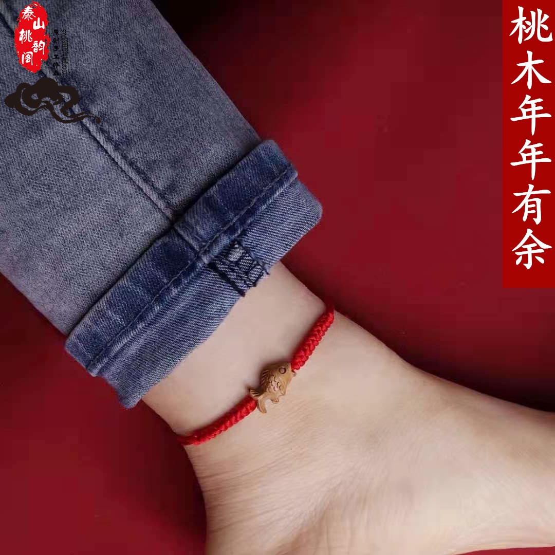 女生穿脚饰带哪只脚最好看？绝绝子的搭配攻略，拯救你的时尚焦虑！