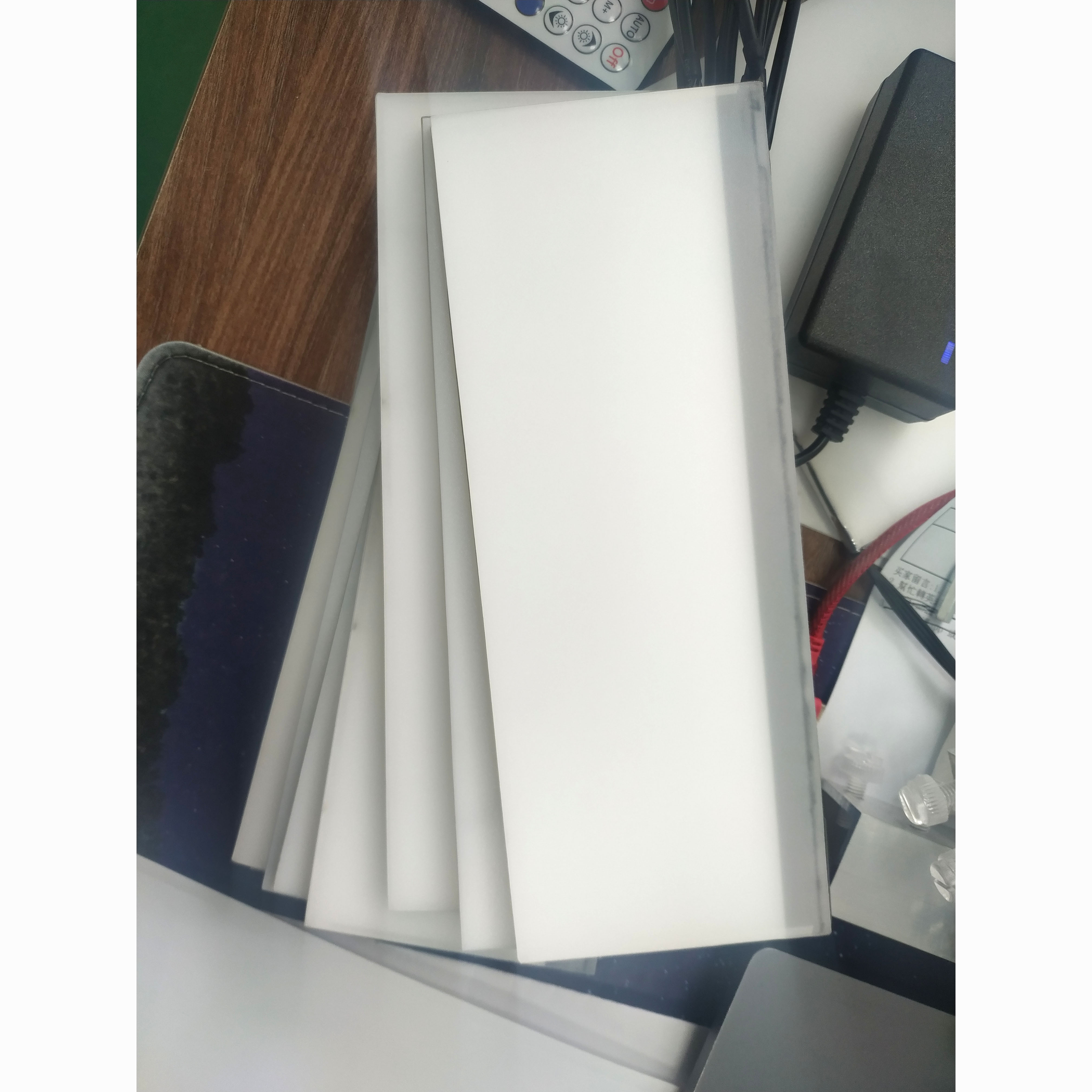 现货LED导光板迎宾踏板灯，211*80*4.3mm发光片匀光板，点亮你的商务车之旅！
