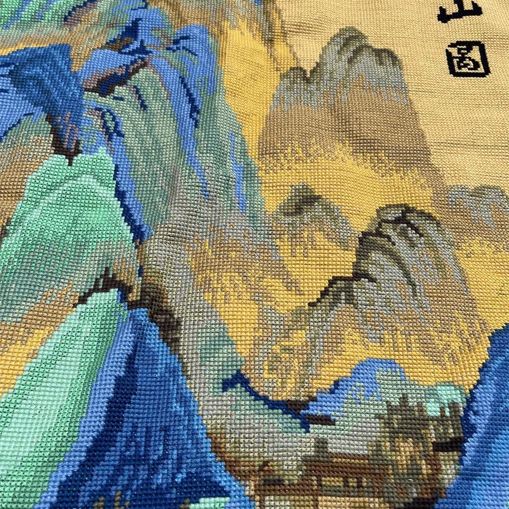 纯手工十字绣《千里江山图》：客厅里的艺术珍品，值得收藏的大师级作品！