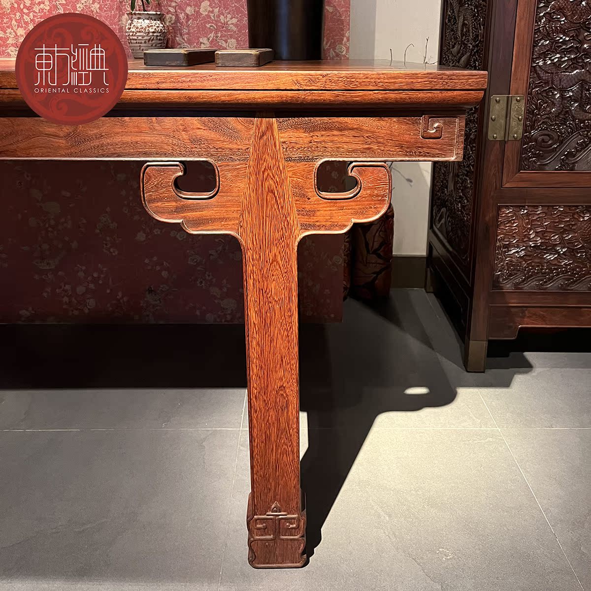 越南铁梨木家具半成品大画案：古韵新风，传承经典的艺术品