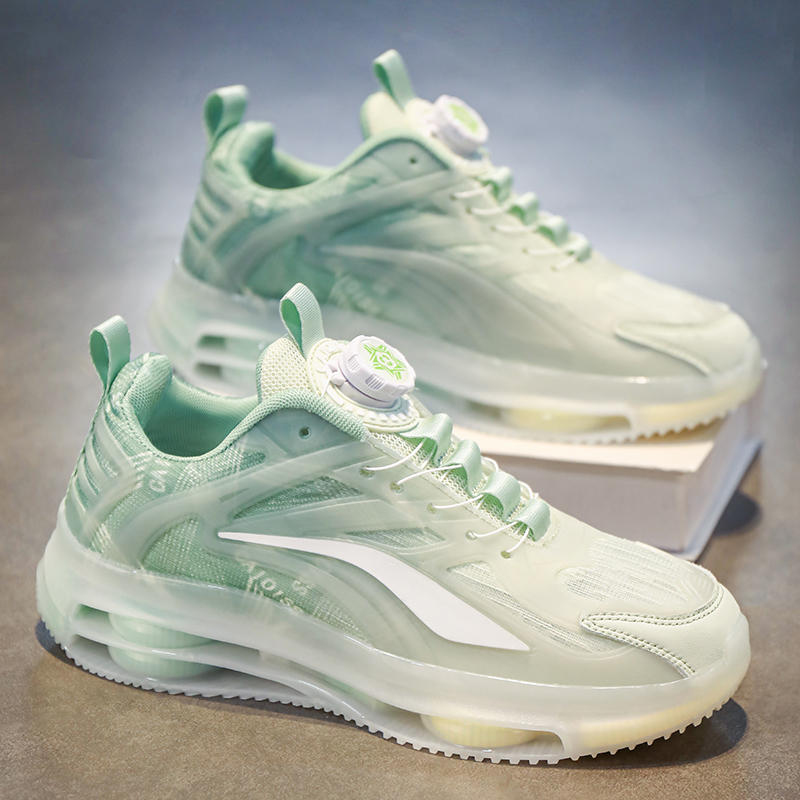 Nike Gato白红耐克夏室内足球羽毛球乒乓球综合训练鞋(IB8509-100)：运动全能王，一鞋多用新体验