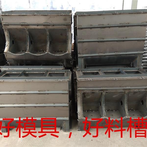 大三孔新型水泥猪用育肥猪料槽：养殖业的新革命，如何改变传统养猪方式？
