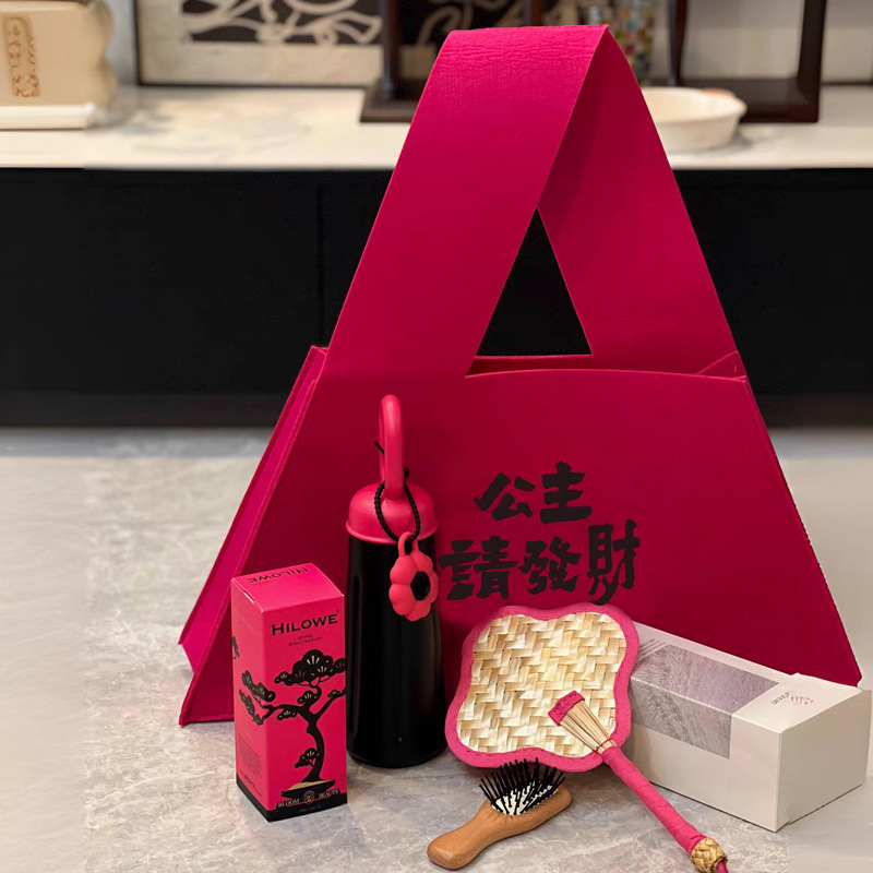 小红书同款公主请发财毛毡包，婚庆伴手礼新宠，大容量喜糖袋手提袋攻略！