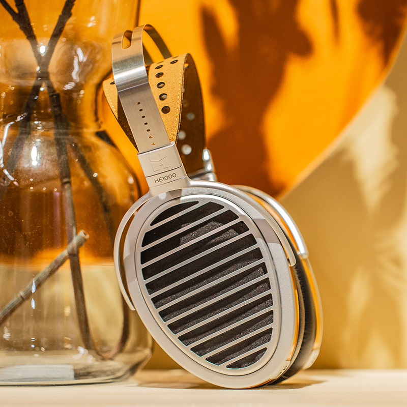 Hifiman HE1000V2隐磁耳机：听觉盛宴的终极探索，你准备好了吗？