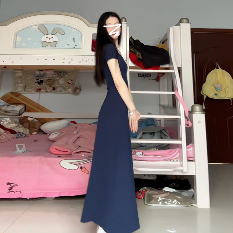 夏季女裙简笔款如何挑选？打造夏日清爽造型