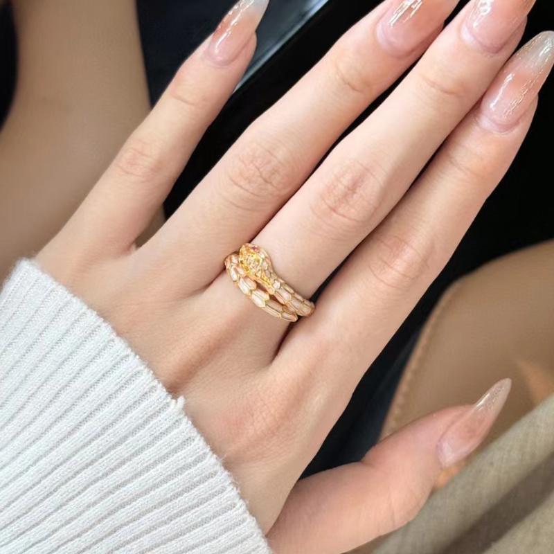 深圳水贝黄金灵蛇戒：古法素圈金蛇女999足金戒指，可调节的完美礼物