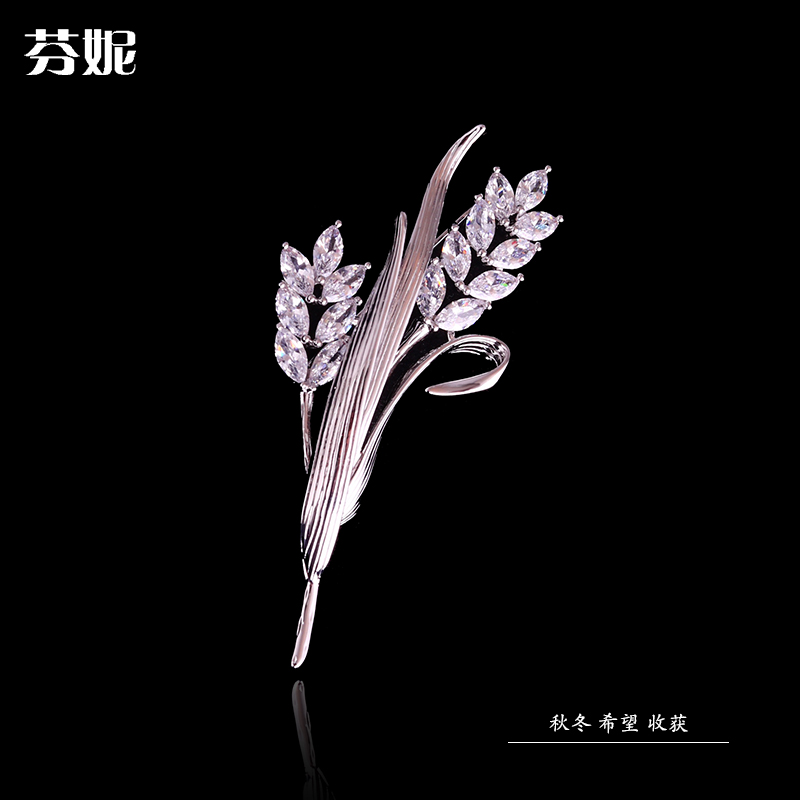 复古金属胸针太绝了！圣体光白鸽十字，气质爆棚不撞款