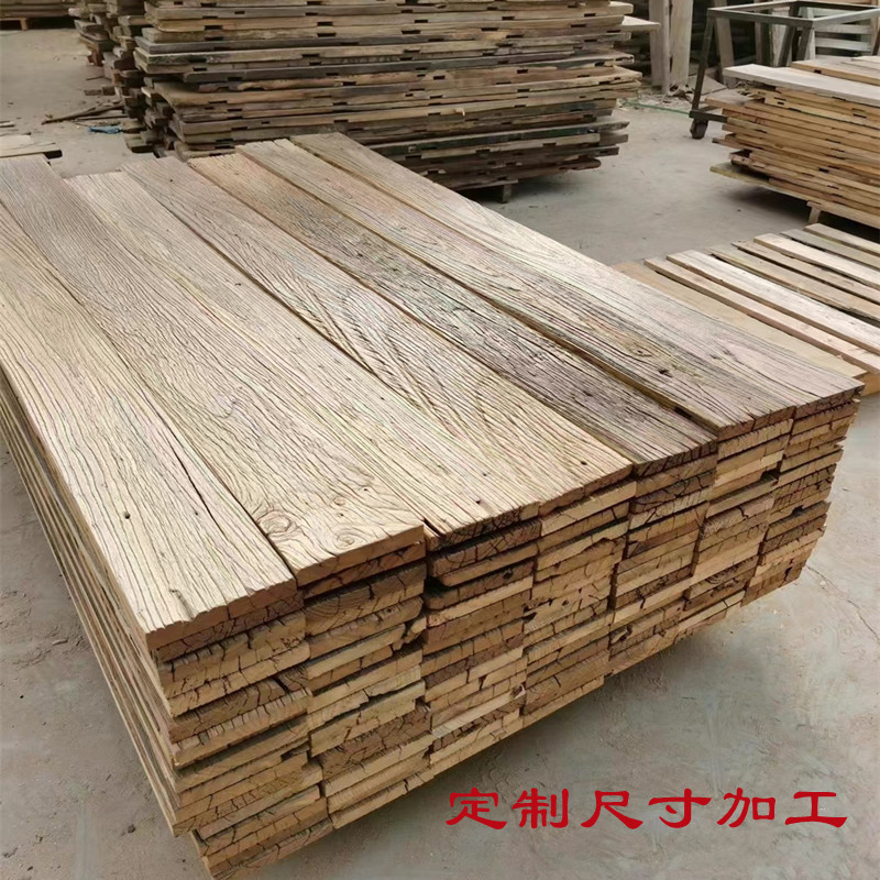 老榆木地板：复古楼梯板，打造独一无二的家居美学