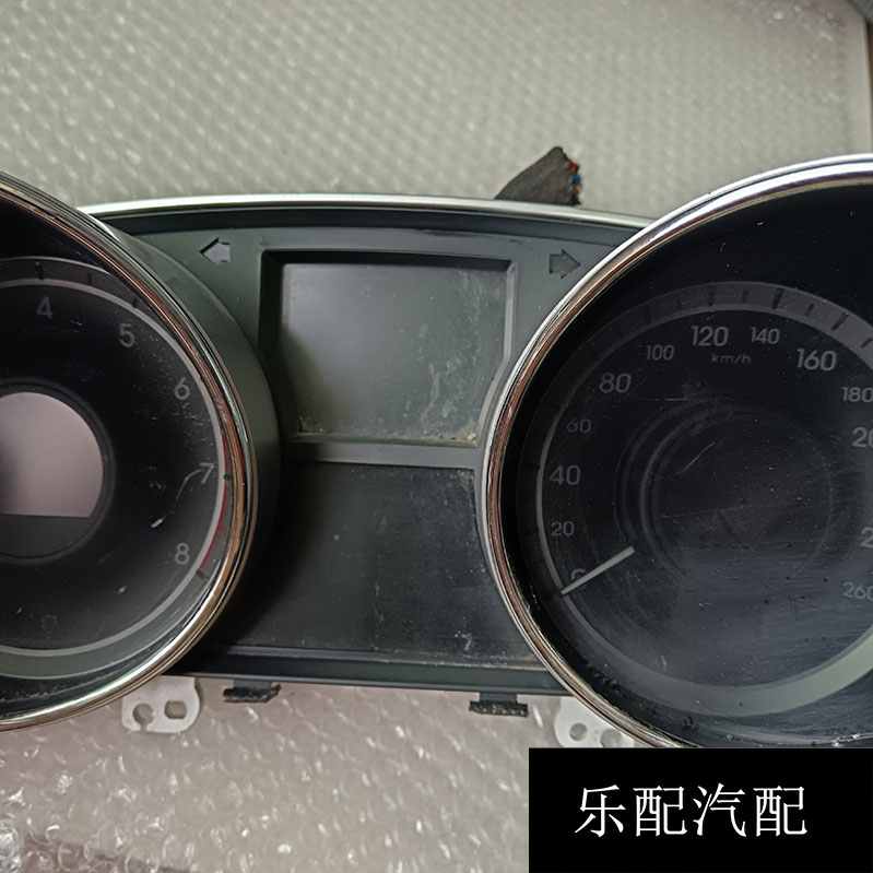 现代索纳塔仪表盘总成：原装组合仪表盘，让你的驾驶更安心！