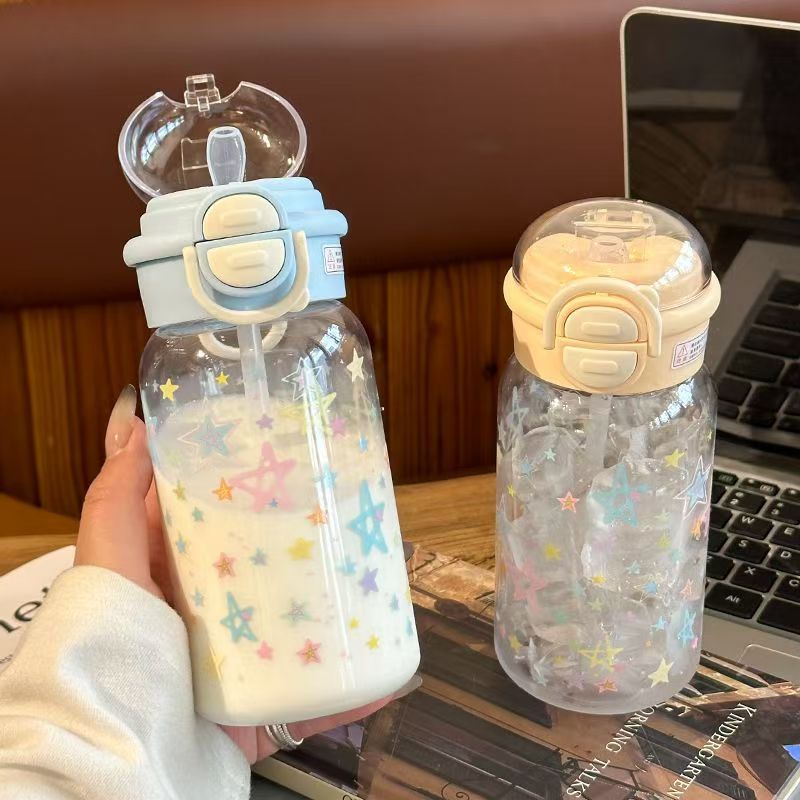 大容量杯子：幼儿园宝宝的吸管杯神器，可爱又实用！