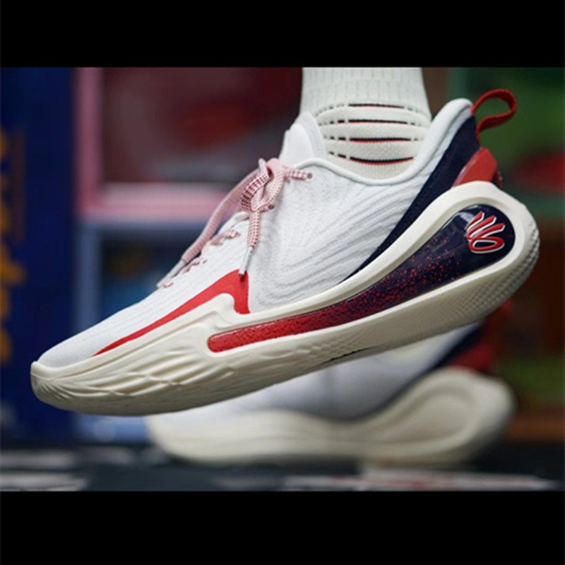 Nike AirZoom G.T. Jump：篮球场上的飞天战靴，让你跃升新高度！