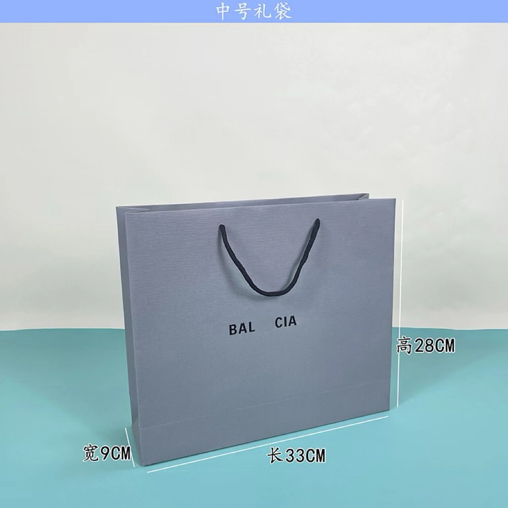 巴黎世家衣服图片真实？揭秘时尚圈的“视觉陷阱”！