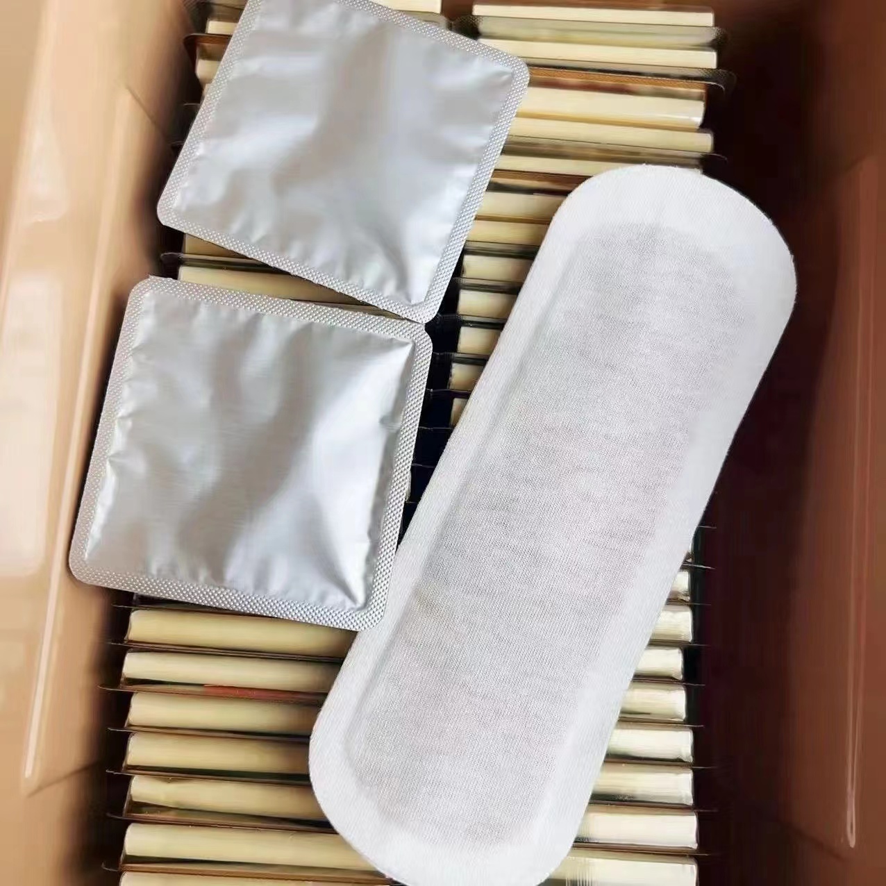 正品雪莲贴中药草本护垫：告别烦恼，拥抱健康与清新