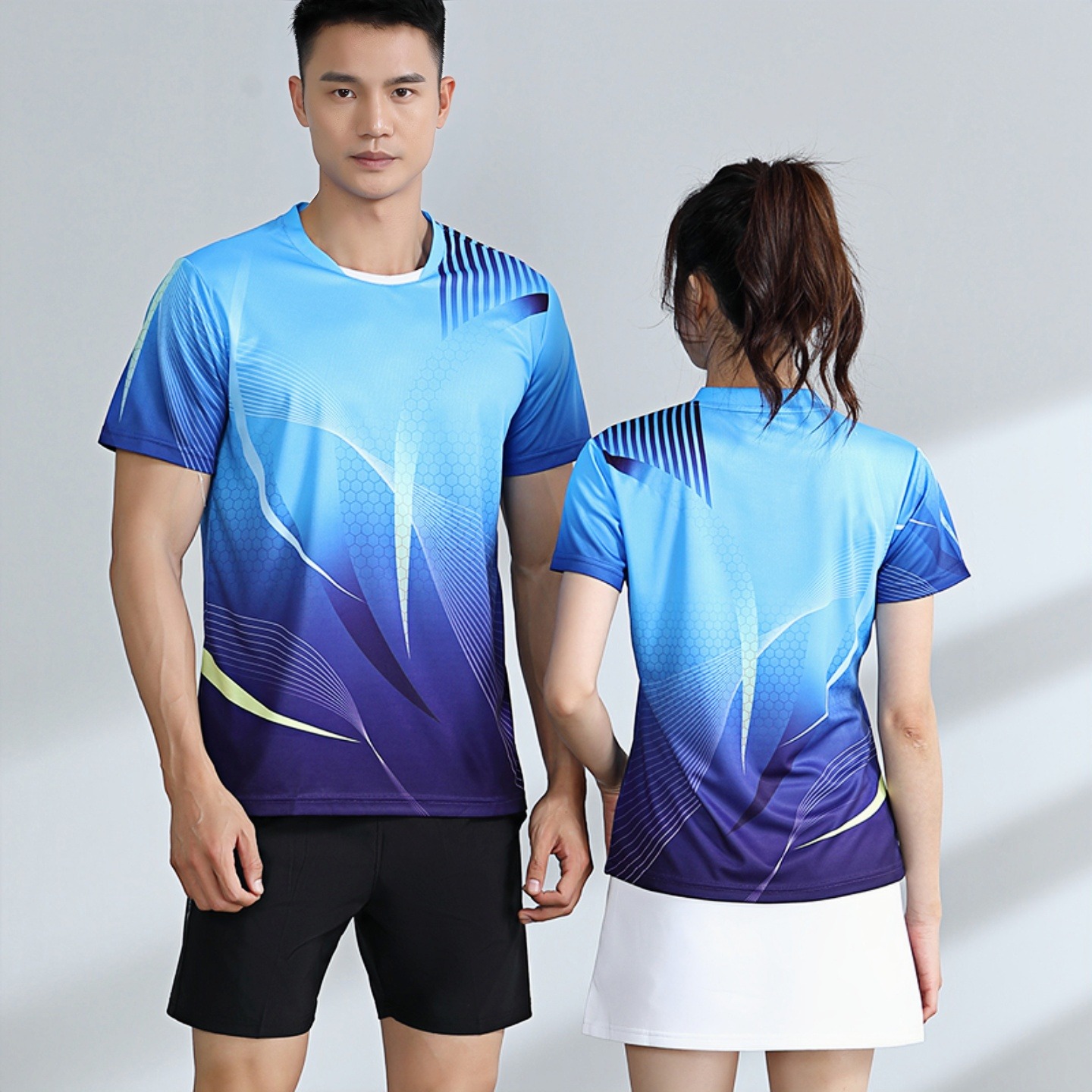 2025春夏新款网球裙运动裤裙女休闲套装：时尚与运动的完美融合，男女同款团体运动新潮流！