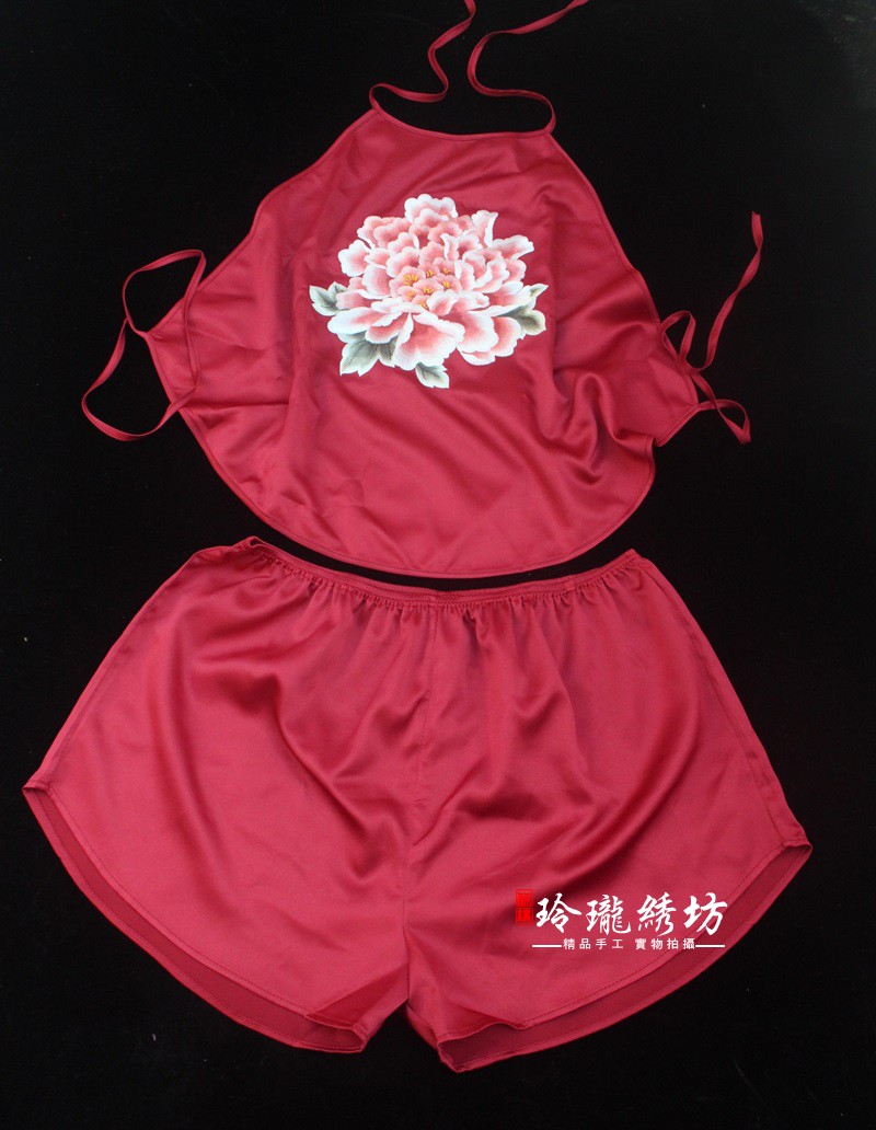 苏州刺绣真丝肚兜：东方美学的艺术品，贴身呵护的奢华享受✨