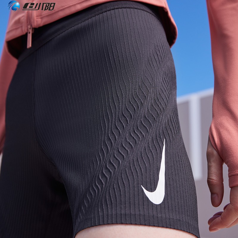 Nike耐克AeroSwift Dri-FIT ADV女子中腰跑步短裤：透气FN3272-010，跑出新境界！