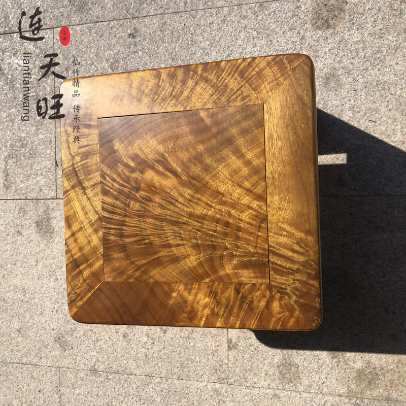 楠木x云石山云桌屏：东方美学的家居艺术品，让桌面焕发光彩✨