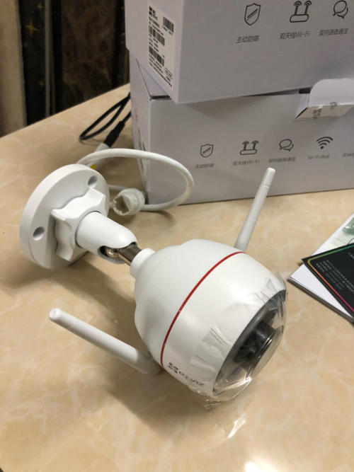 爱鸽者必备神器：萤石C3H3全彩户外防水无死角高清夜视WiFi远程监控，守护你的爱鸽无忧！