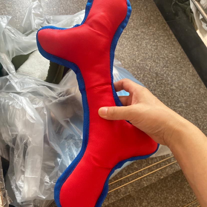 小狗玩具大揭秘：给小中型狗狗的完美骨形挤压玩具！