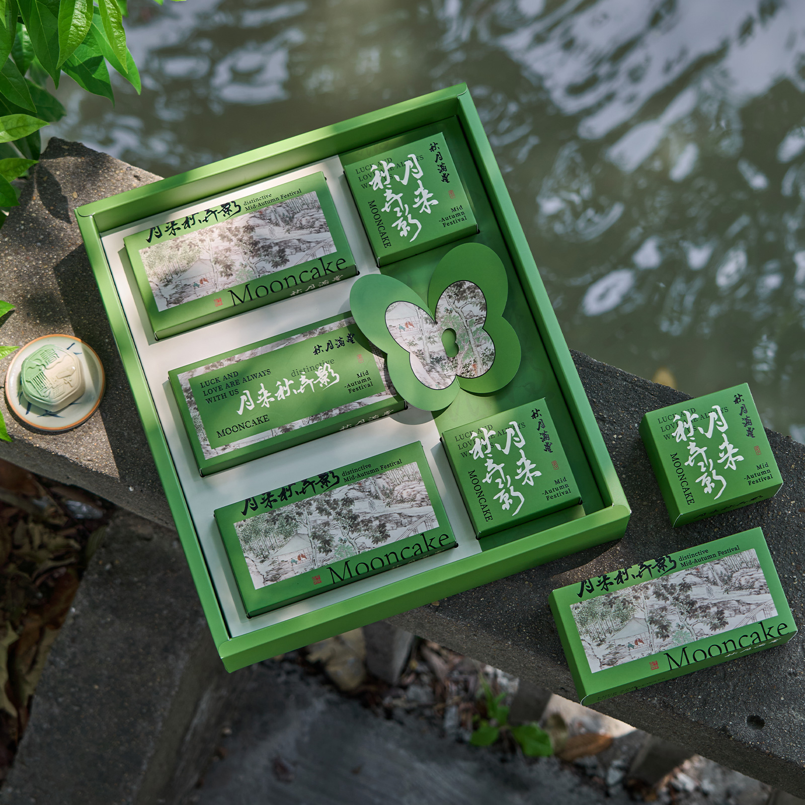 红色新款高档中秋月饼礼盒：流心糕点蛋黄酥，送礼必备，空盒收藏指南