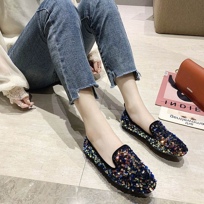 为什么豆豆鞋如此百搭？如何掌握它的搭配技巧？
