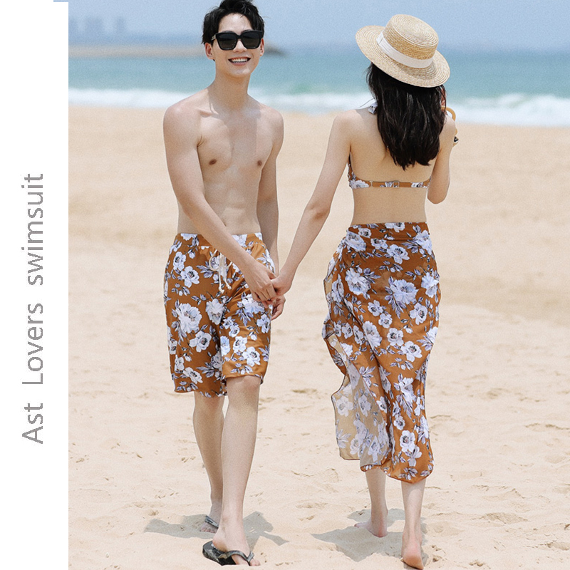 2024泳衣新风尚：女泡温泉三角连体收细腰镂空性感长裙，情侣沙滩必备！