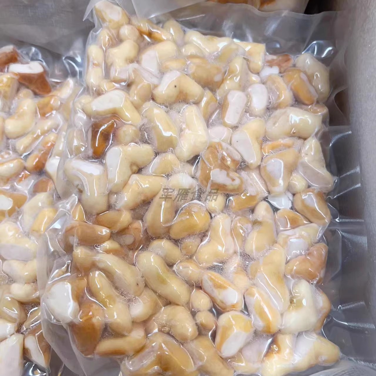 洪湖菱角：新鲜老菱角生棱角，解锁湖北特产的粉糯秘密！