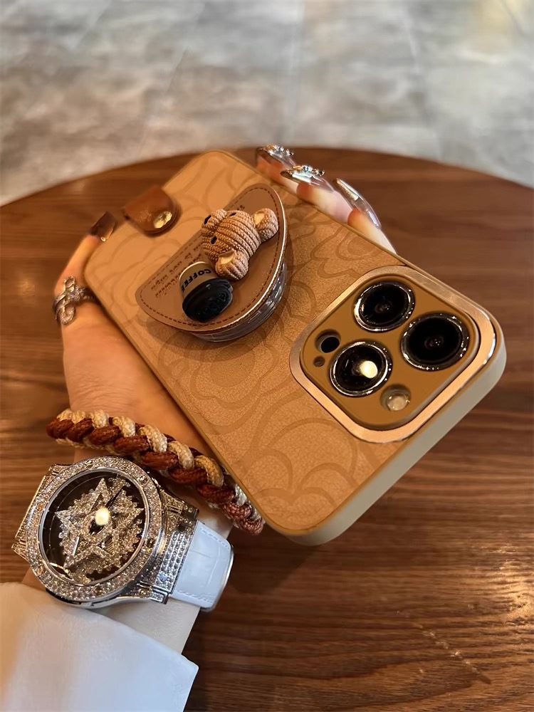 超萌皮质棕色小熊iPhone保护套，给你的手机穿上“熊抱”armor！