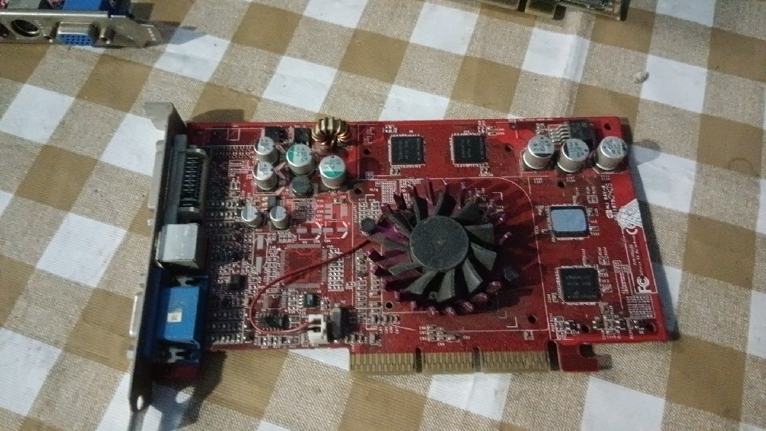 耕升FX5200 64M AGP：复古显卡的性能逆袭，拆机必备神器！