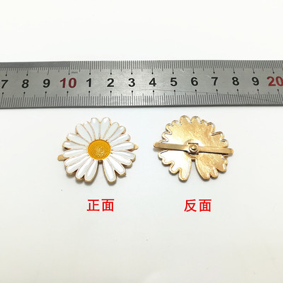 New Balance鞋标信息：揭秘你脚上那双“老爹鞋”的真实身份！