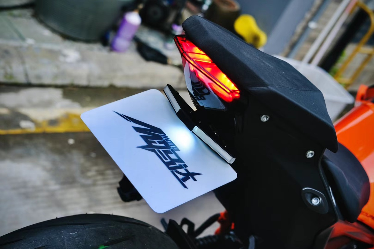 20-25款KTM1290 Duke SDR光导短尾牌照架NRC车牌架改装，让你的摩托车变身街头焦点！