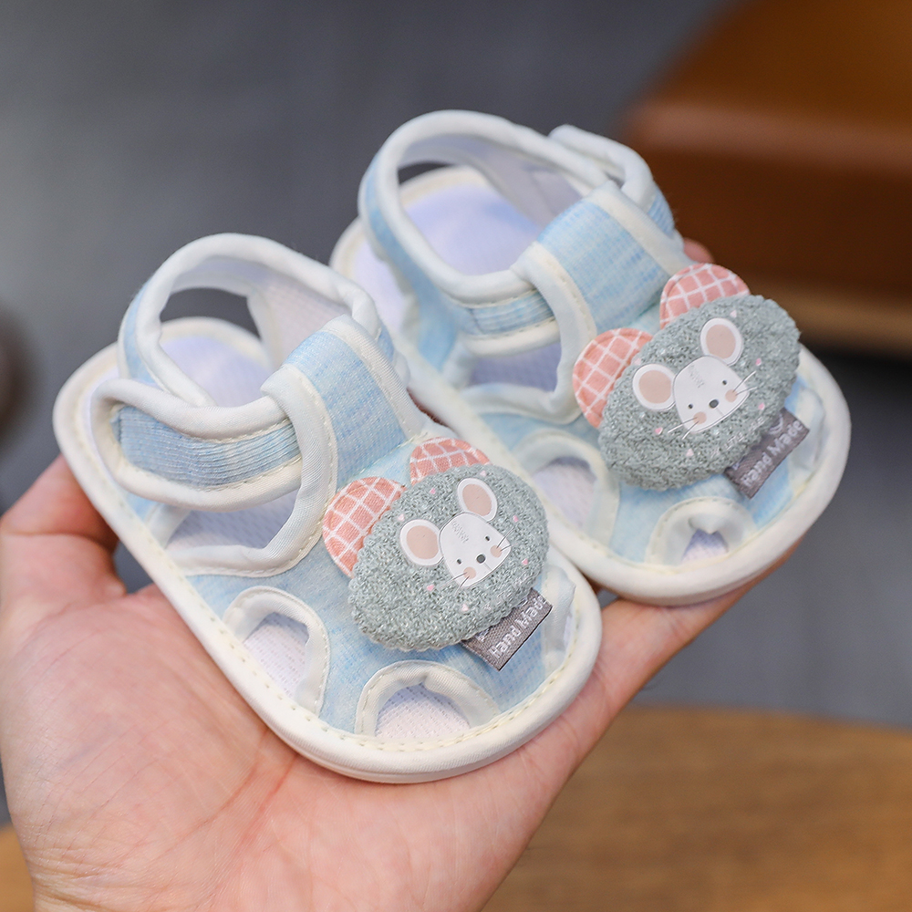婴幼儿凉鞋软底步前鞋：宝宝的第一步，如何选对鞋，让宝贝健康成长？