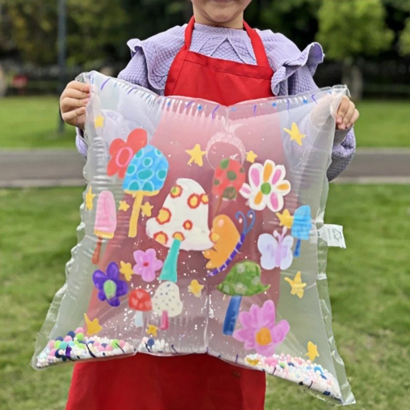 如何让孩子们的户外绘画活动变得更加有趣？DIY彩色空气抱枕透明PVC充气多巴胺创意抱枕了解一下？