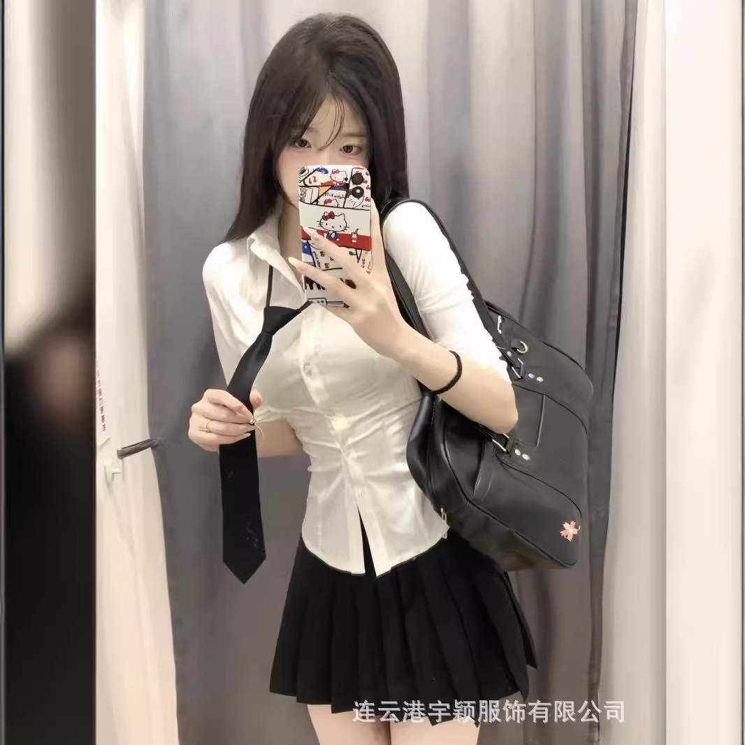 宇颖原创JK衬衫：夏日辣妹显瘦神器，纯欲V领弹力收腰上衣攻略