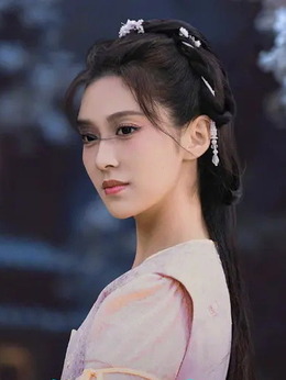 明绣扮演角色