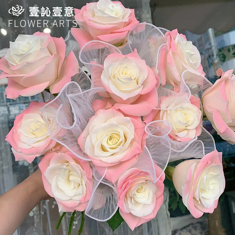 鲜花喷漆新玩法，彩色碎冰蓝玫瑰花束，浪漫升级！✨