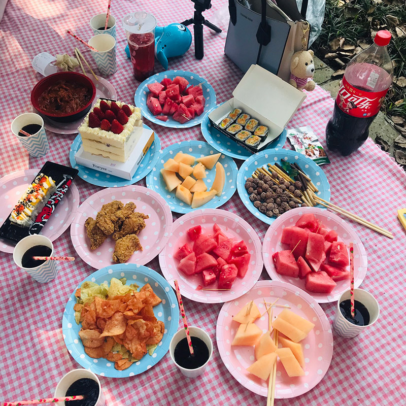 一次性加厚蛋糕纸盘：环保派对新宠，让生日聚会更精彩！