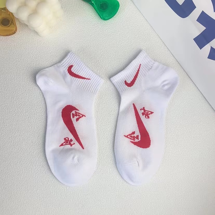 耐克标志图片Logo：解码这双勾勾背后的神秘力量！