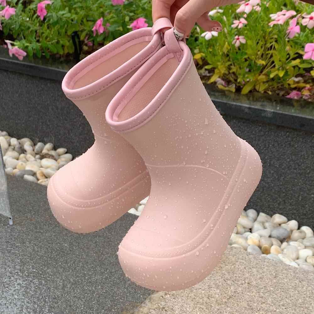 夏日萌宠雨鞋：男童女童卡通小狗防滑防水亲子雨靴，带娃出门不怕雨淋！