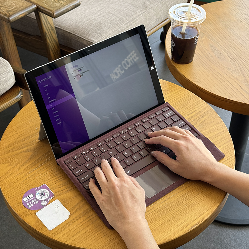 微软Surface Pro系列终极伴侣：键盘鼠标套装，解锁高效办公新姿势！✨