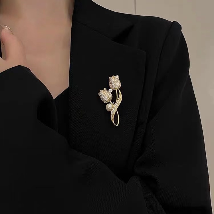 维特萌是轻奢还是高奢品牌的衣服？