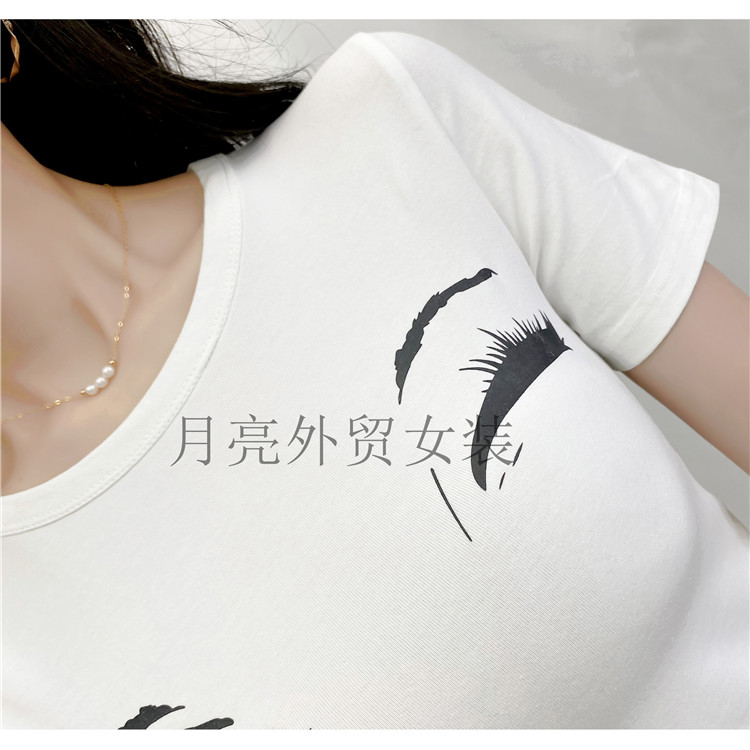 谭维维穿露脐装为何如此惊艳？揭秘她的时尚秘诀