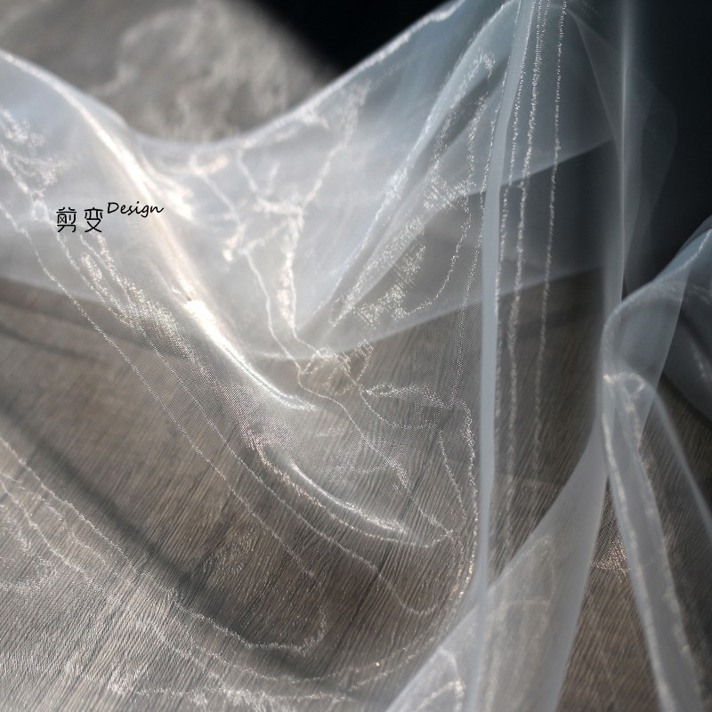 暗红色加密柔软云彩欧根纱婚纱：浪漫婚礼的秘密武器✨